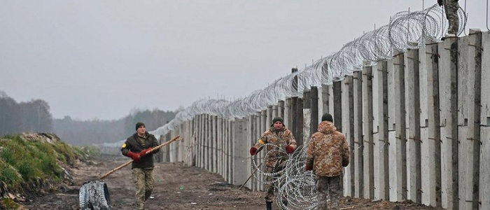 Хренин сообщил о высокой вероятности вооруженных провокаций Украины в Беларуси